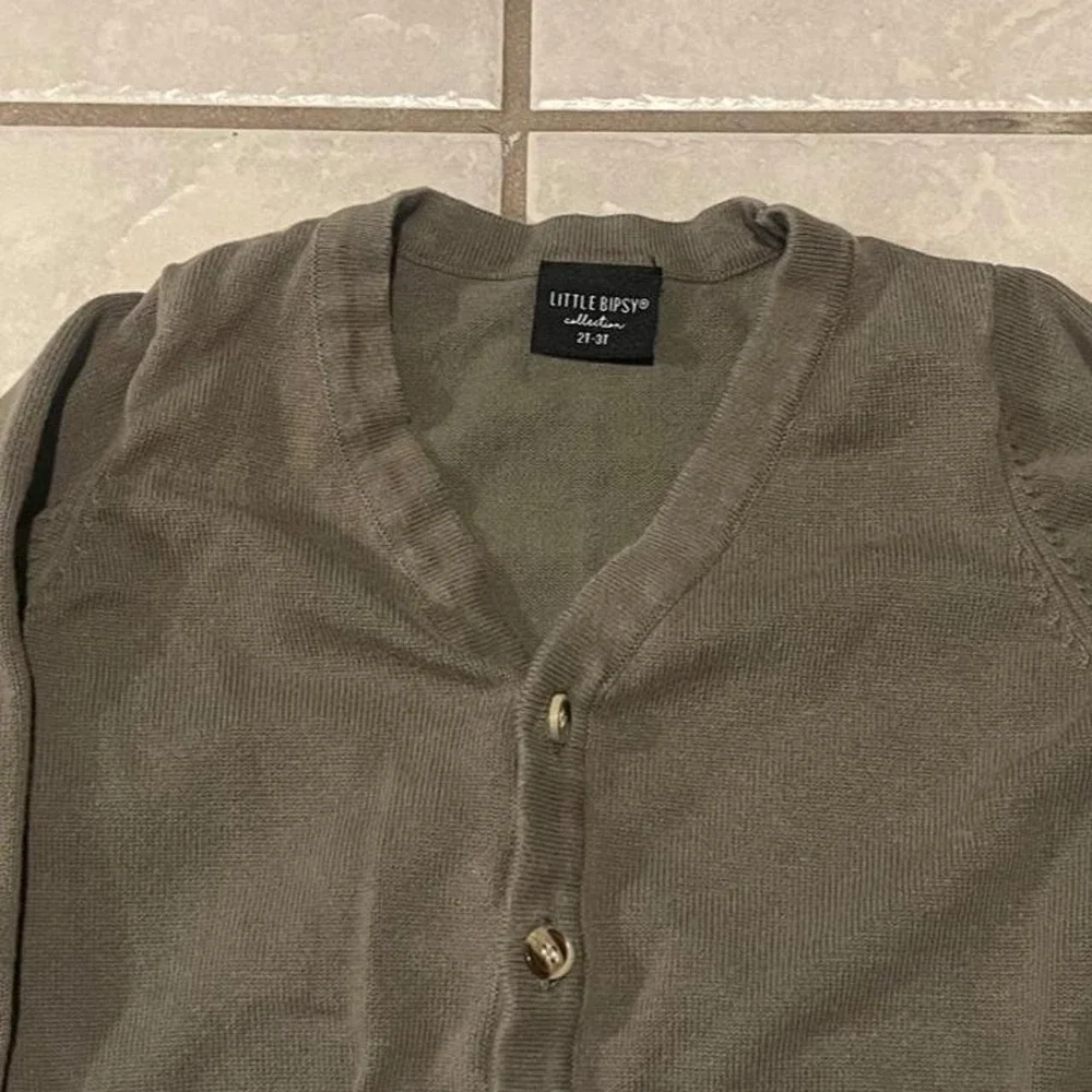 Little Bibsy Collection Toddler's olive green cardigan Size 2T-3T